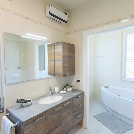 Villa Moiacchina Luxury