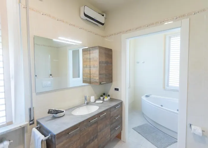 וילה Moiacchina Luxury